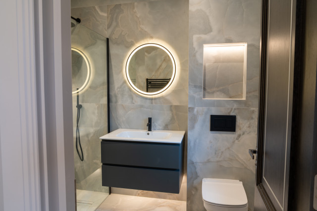 Danika Igoe Project: Ensuite Bathroom moderne-badevaerelse
