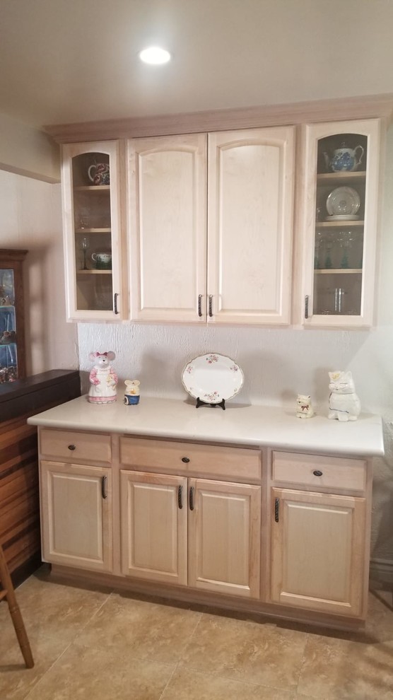 Thousand Oaks,- Kitchen