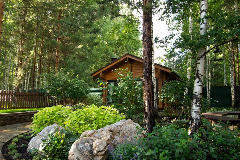 У леса на опушке