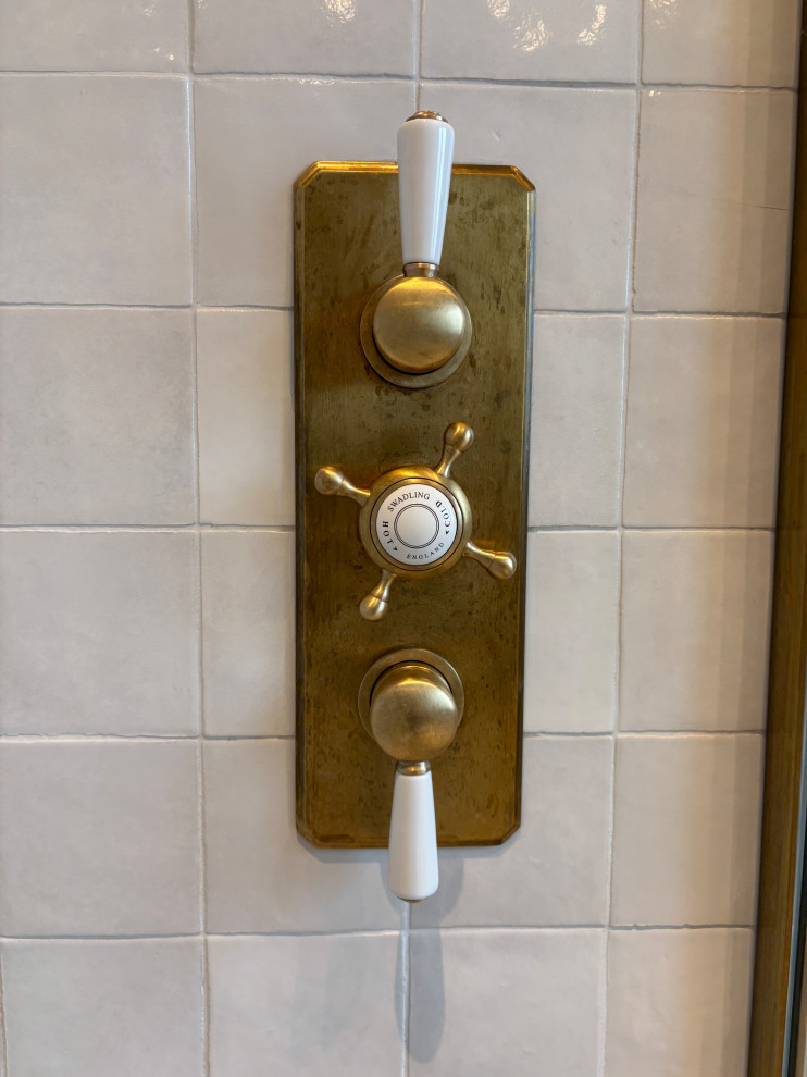 N2 Family Bathroom