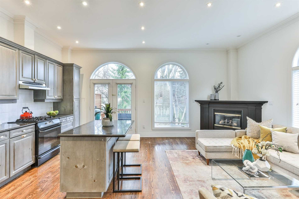 Inspiration for a transitional kitchen remodel in Toronto