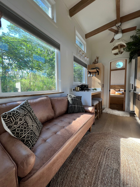 The 5th Paradise Model ATU- Built By: Paradise Tiny Homes - Casa de ...