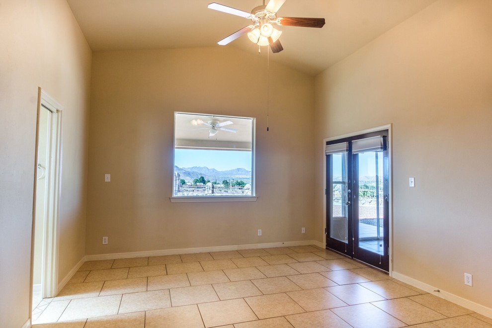 Home design - transitional home design idea in Austin