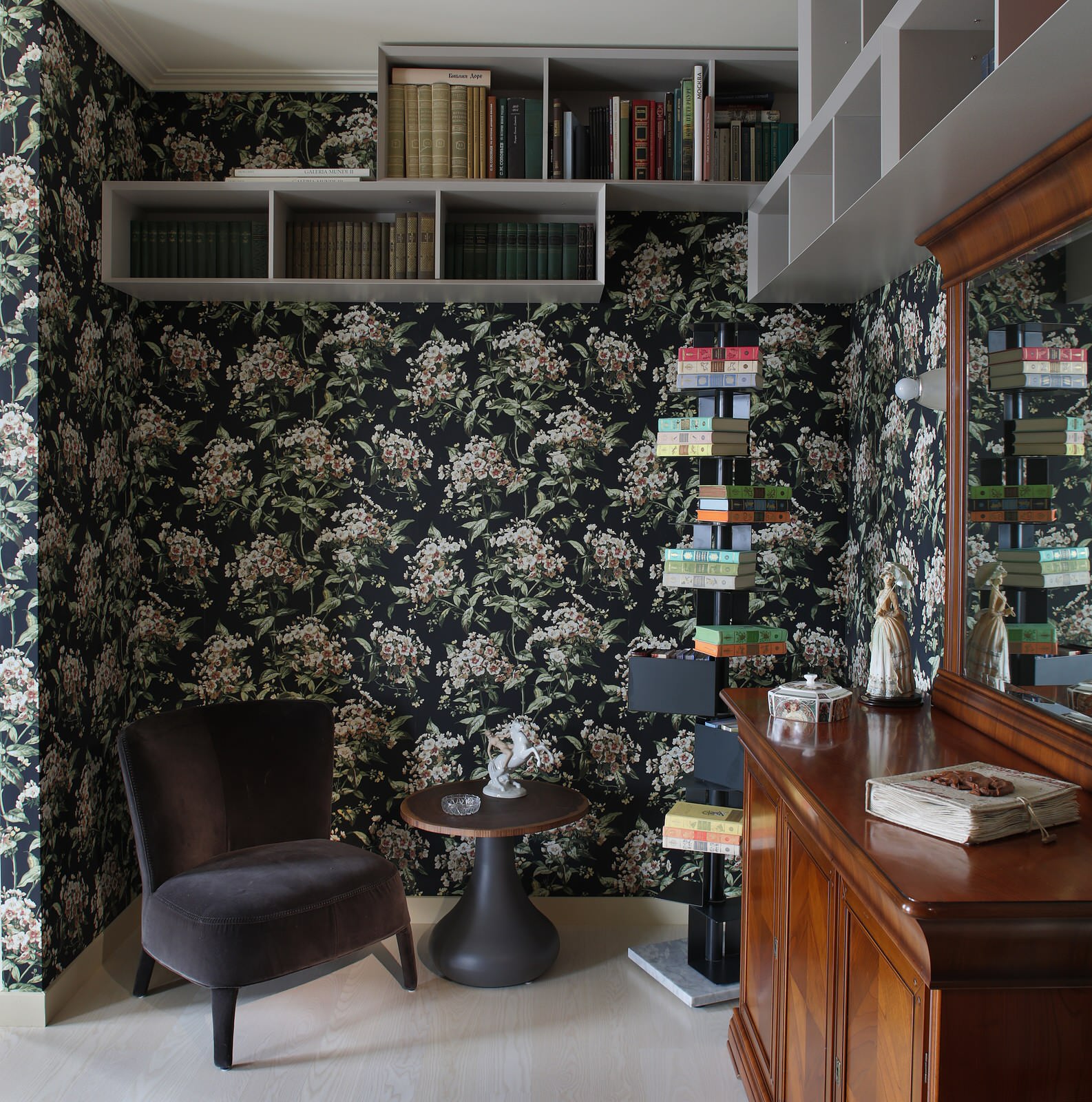 Вокруг старого буфета