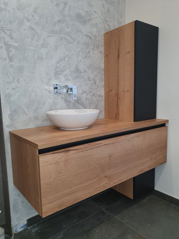 Mittelgroßes Modernes Badezimmer in Sonstige