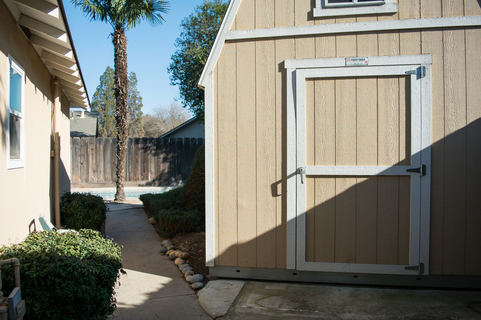 Inspiration for a timeless shed remodel in Sacramento