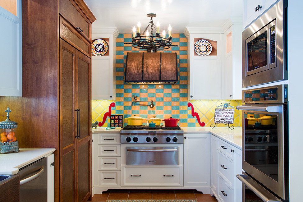 This is an example of a mediterranean kitchen in Los Angeles.