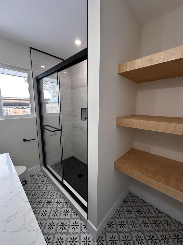 Trillium Cres - Modern Bathroom Remodel
