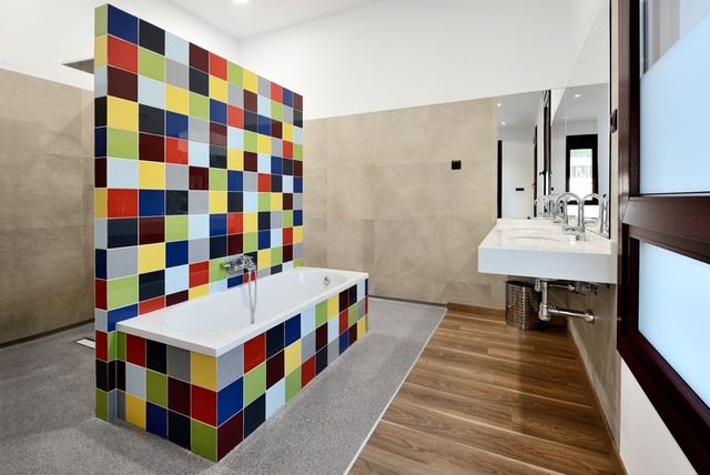 Rehabilitaci&oacute;n de casa en la huerta contemporary-bathroom