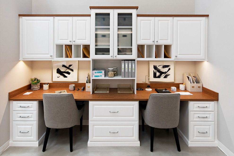 Design ideas for a contemporary home office in Burlington with a built-in desk.