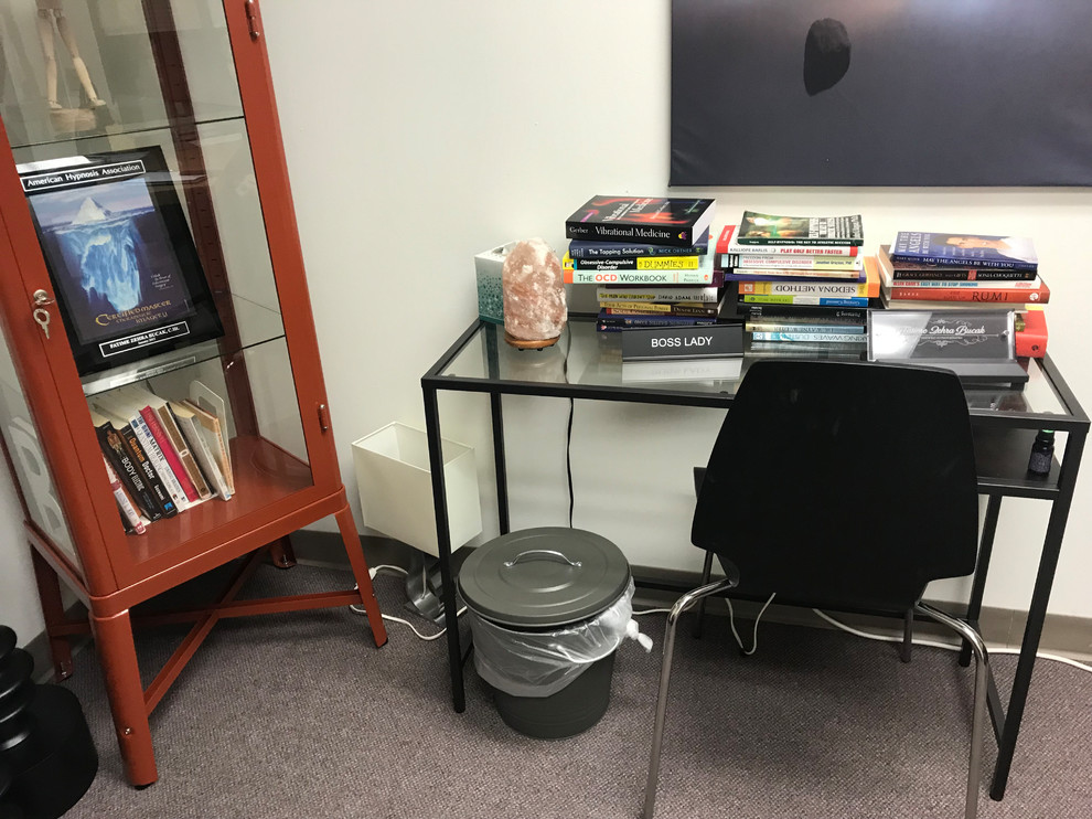 Compact Therapy Office in Beverly Hills