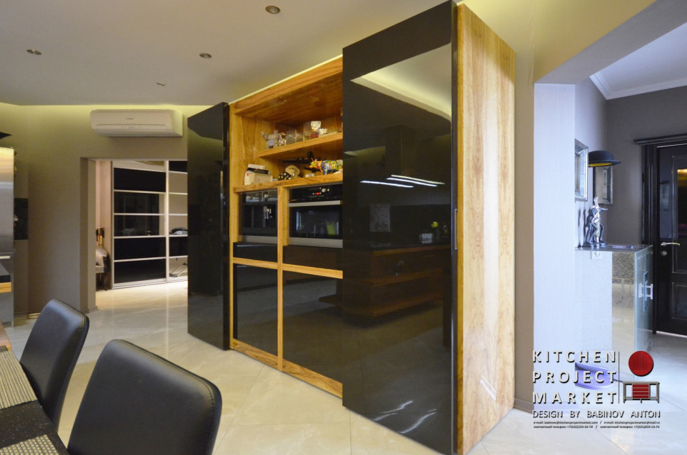 Проект №1 / Комбинация шпона натуральной «Оливы» и «Черного» лака