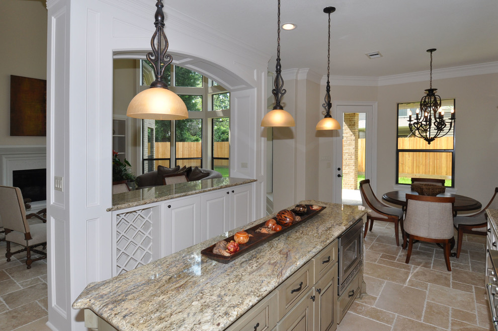 Transitional kitchen photo in Houston