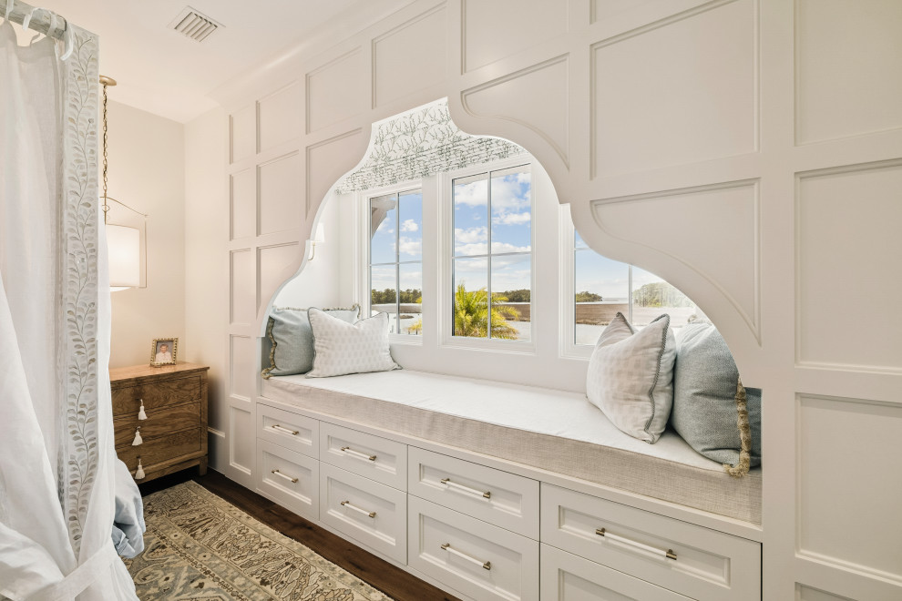 Example of a huge transitional home design design