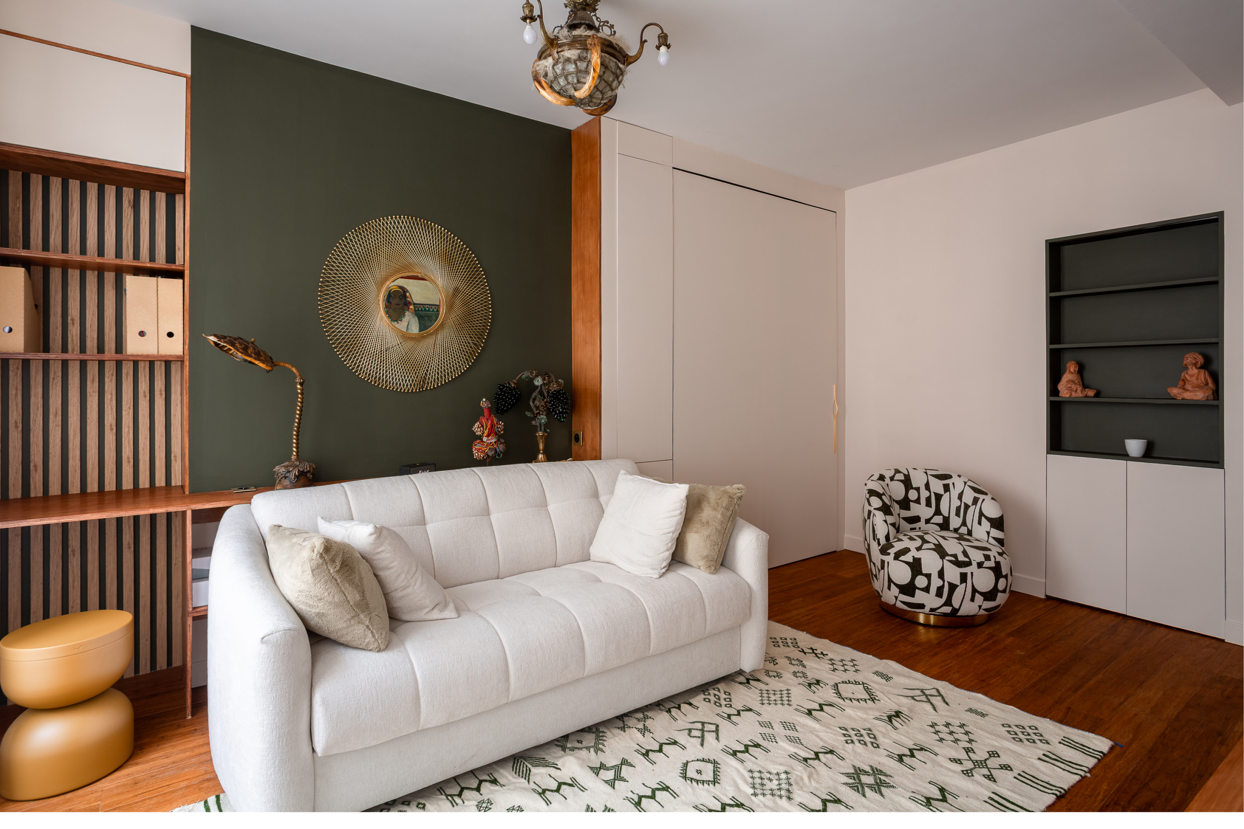 Optimiser sans cloisonner : 4 couchages dans une pièce de vie