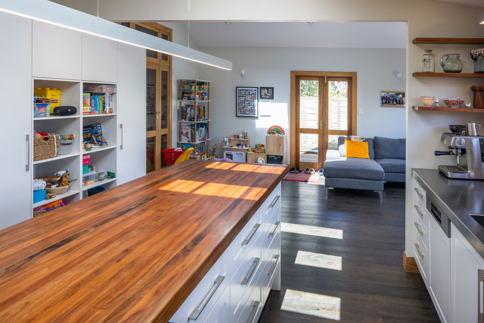 Karori House bed/ bath/entrance
