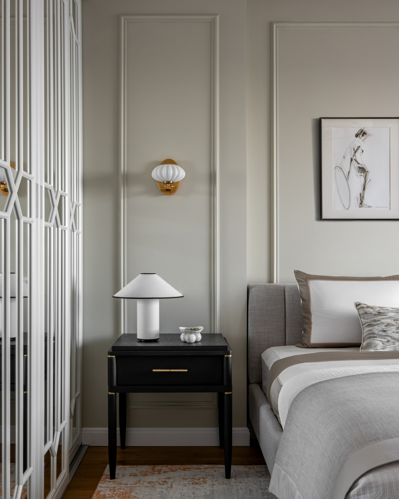 Прикроватная тумба в спальне