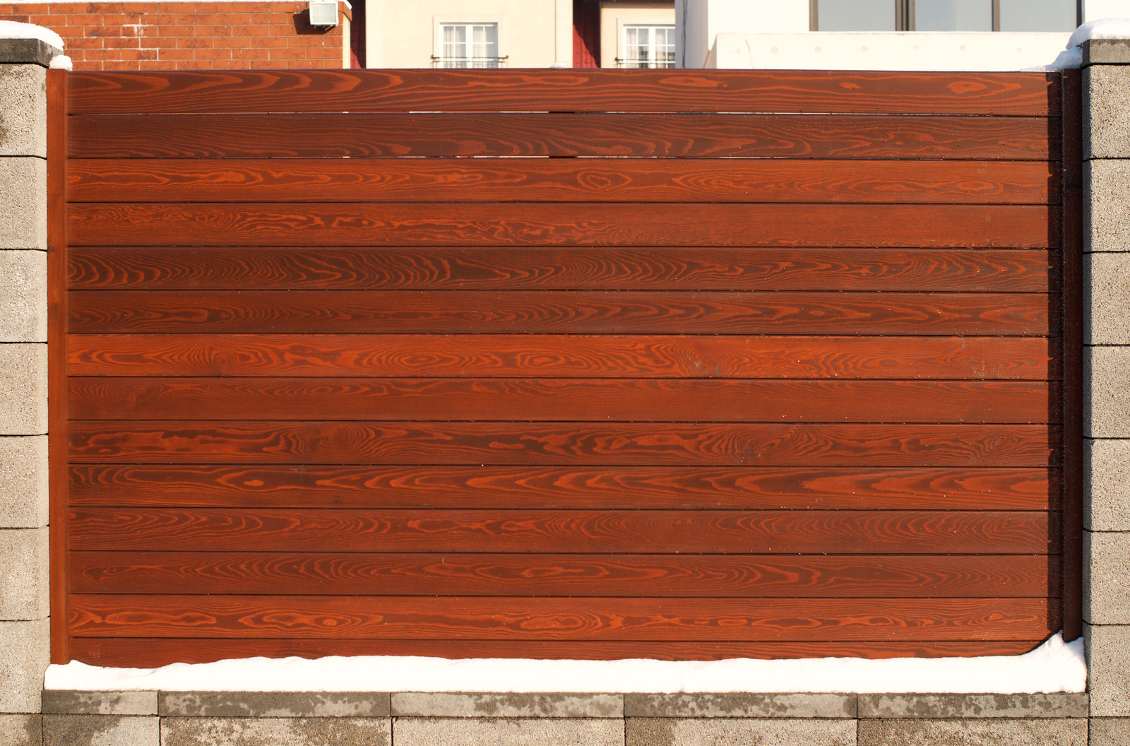 Горизонтальный деревянный забор из лиственницы