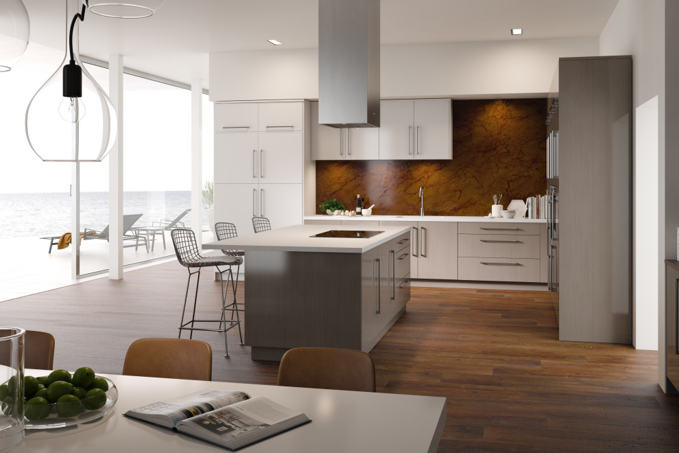 Immagine di una grande cucina contemporanea con ante in stile shaker, ante bianche, paraspruzzi marrone, pavimento marrone e top bianco