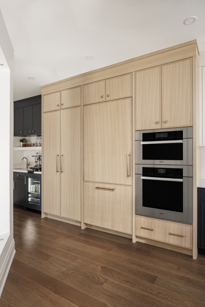 Inspiration for a transitional kitchen remodel in Toronto