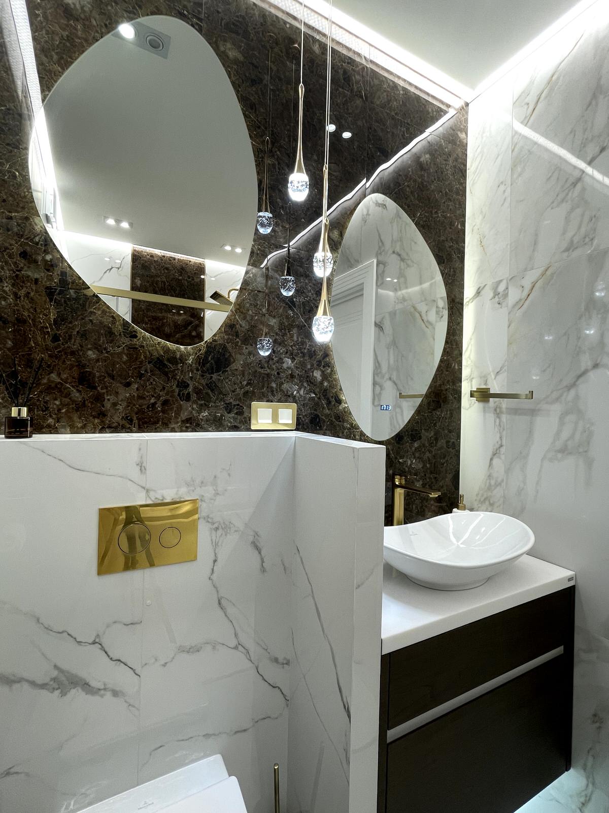 Санузел под мрамор Лабрадор