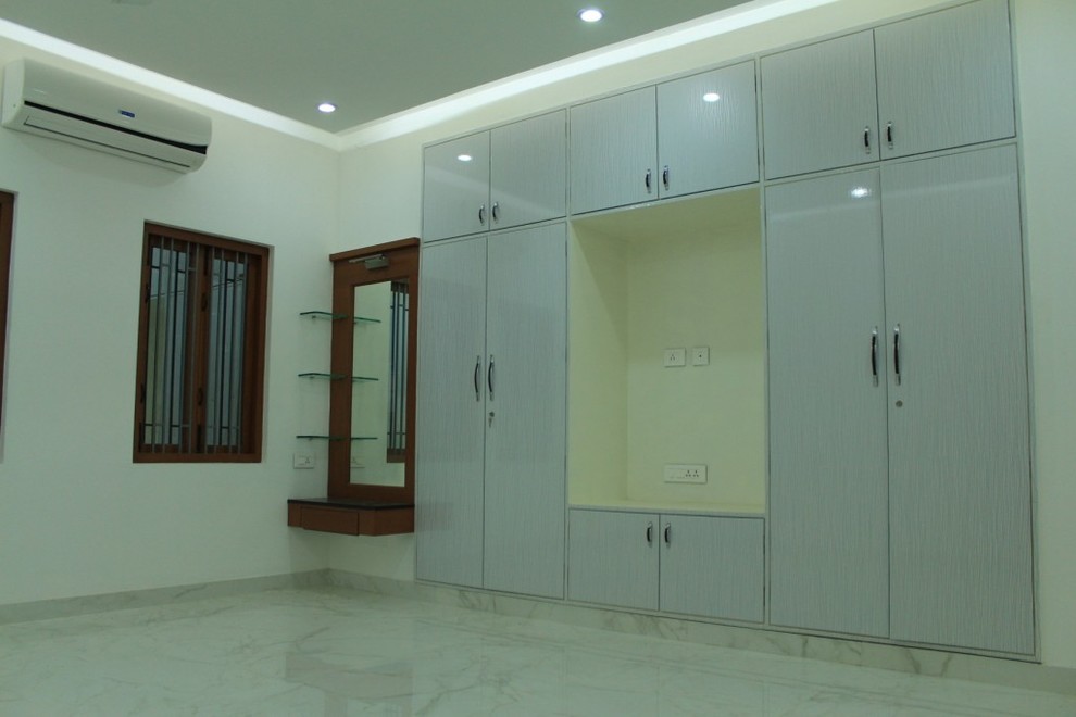 Inspiration for a contemporary storage and wardrobe in Bengaluru.