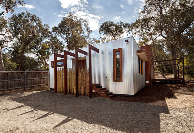 Suburban bush House 