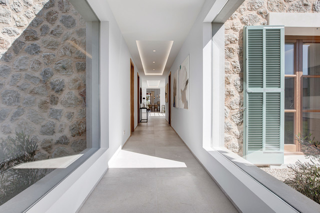 Santa Mar&iacute;a mediterranean-hall