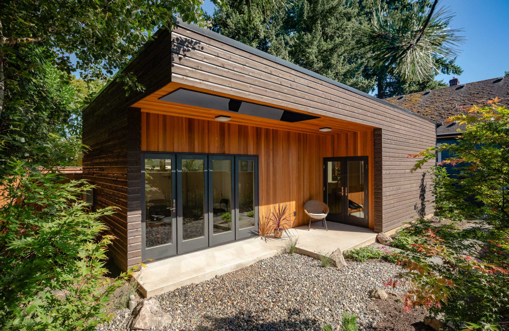 Small contemporary detached shed and granny flat in Portland.