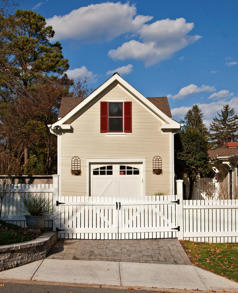 Traditional detached garage in DC Metro.