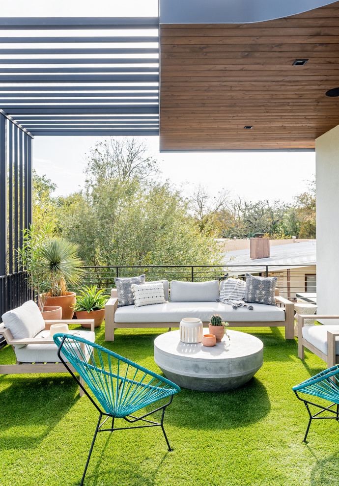 Photo of a contemporary terrace in Austin.