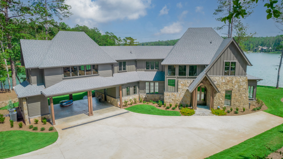 Inspiration for a transitional home design remodel in Birmingham