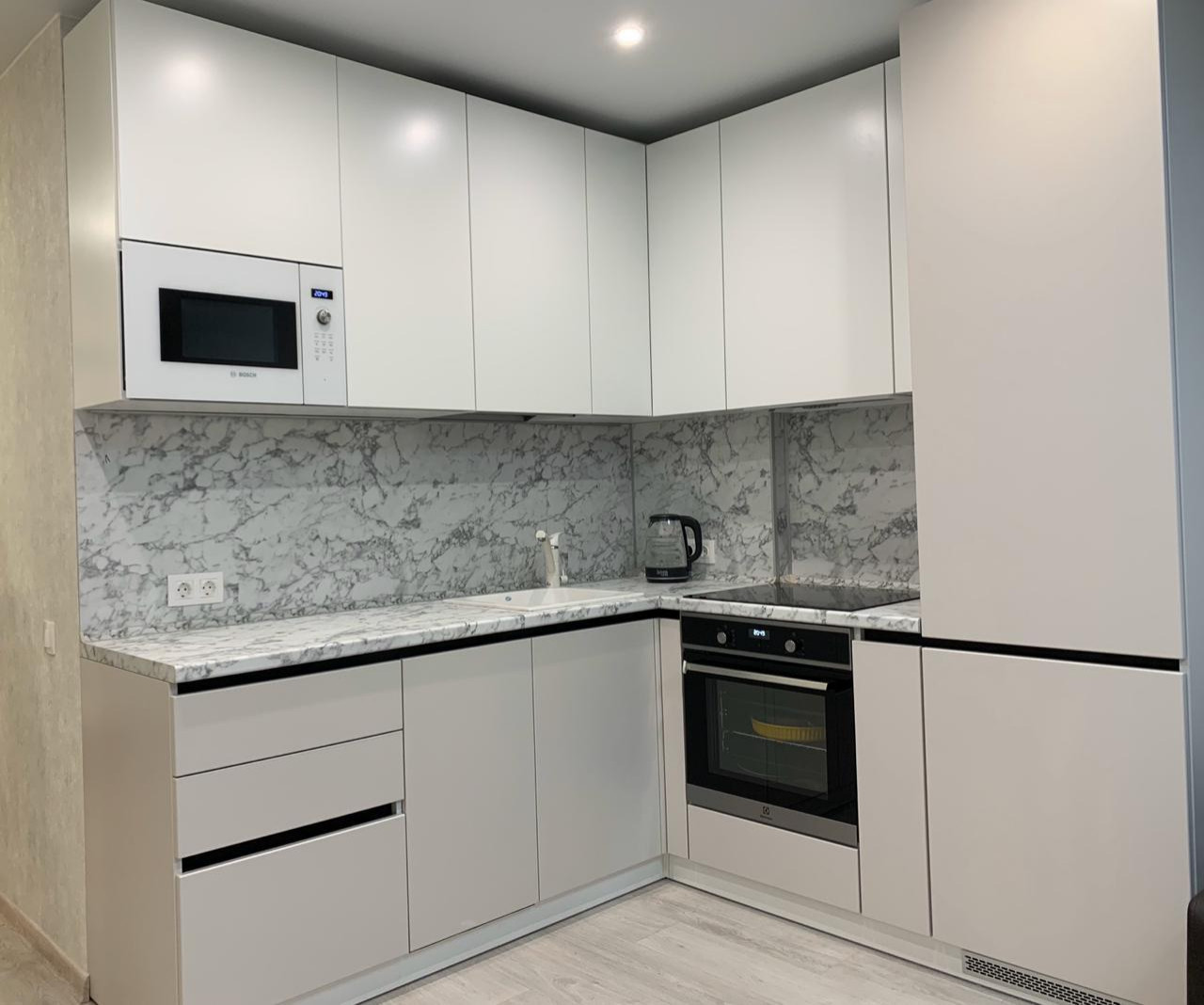 Белый Пластик