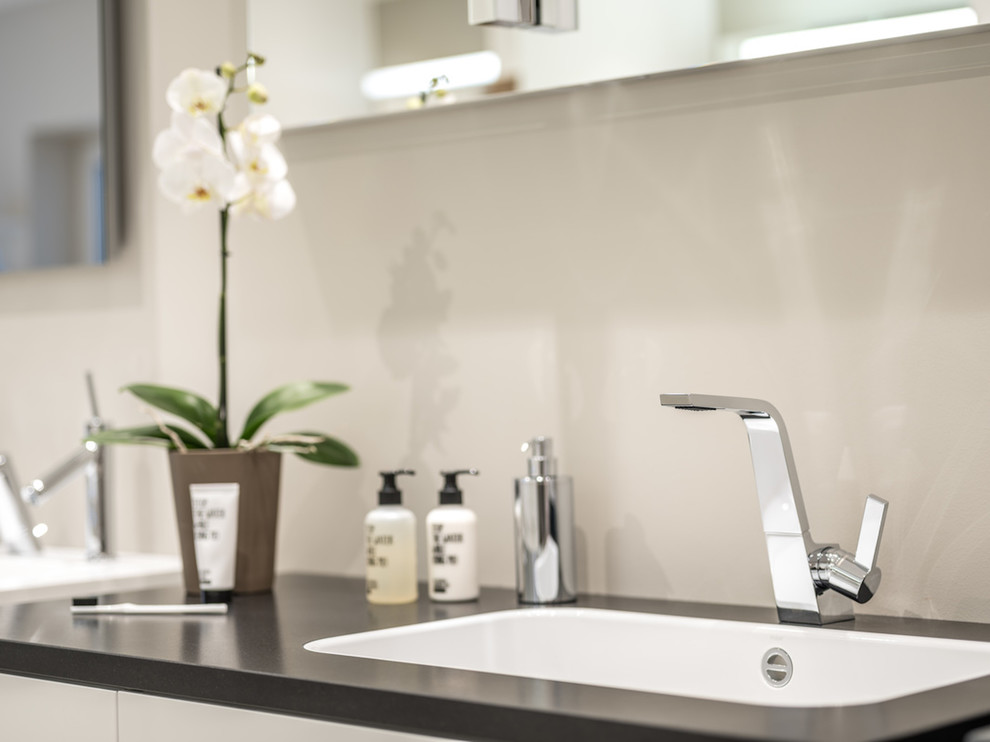 Modernes Badezimmer in Frankfurt am Main
