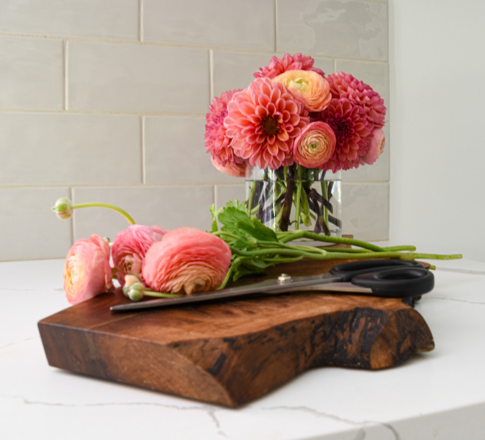 Home design - transitional home design idea in Seattle