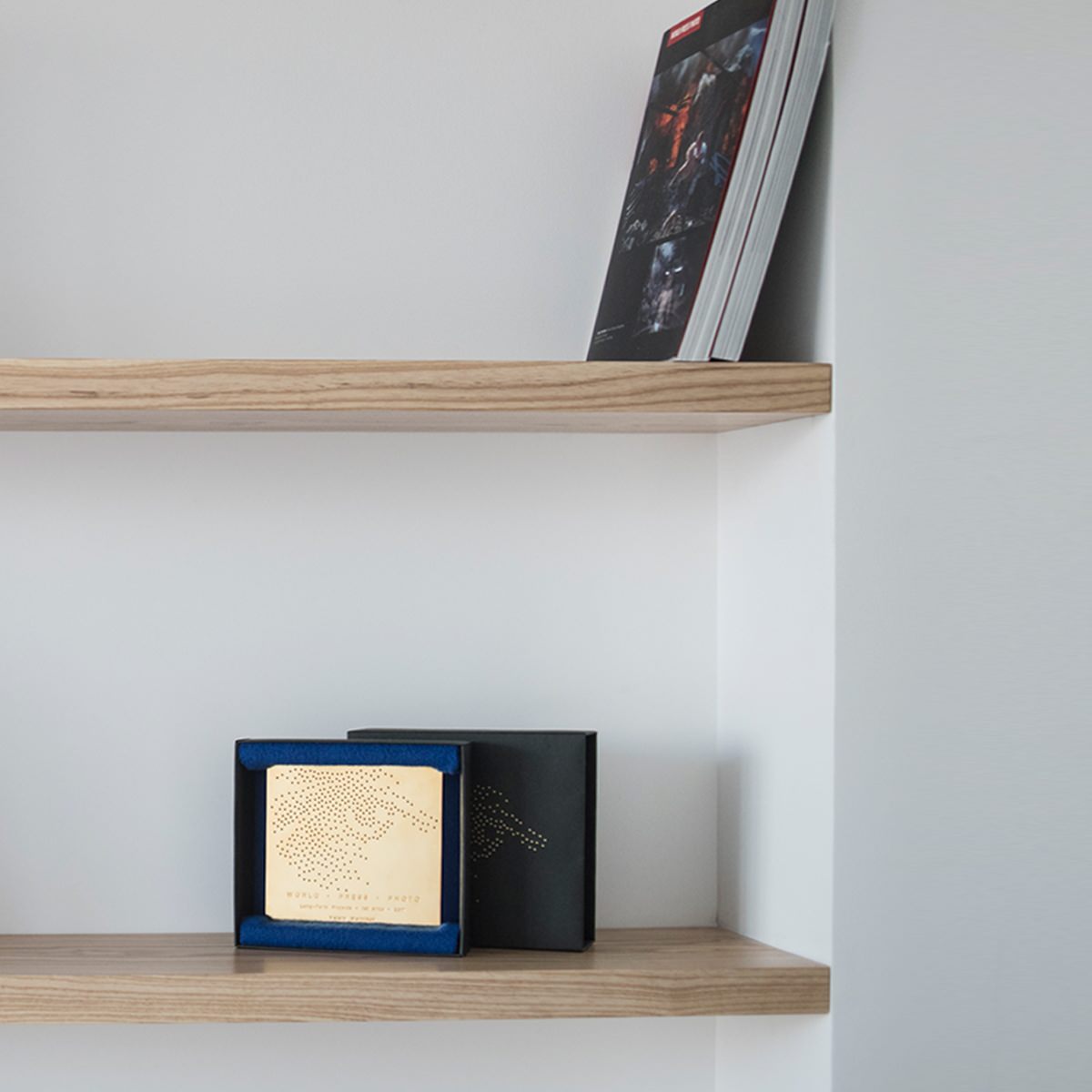 Ясеневые подвесные полки