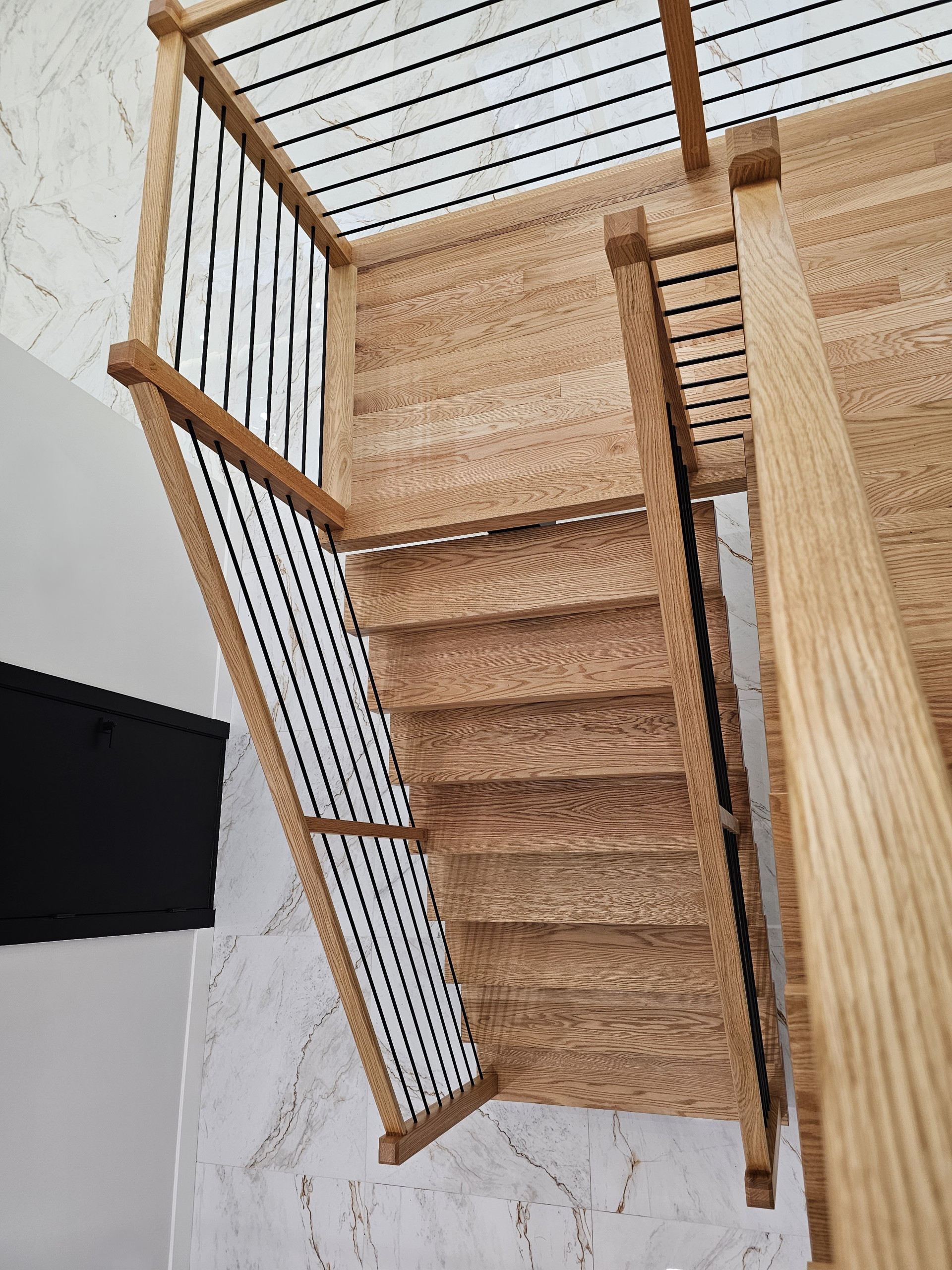 Project #143 | Floating Red Oak Staircase