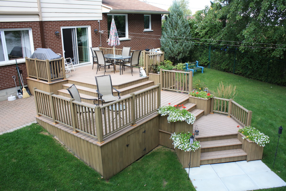Traditional deck in Montreal with with skirting.