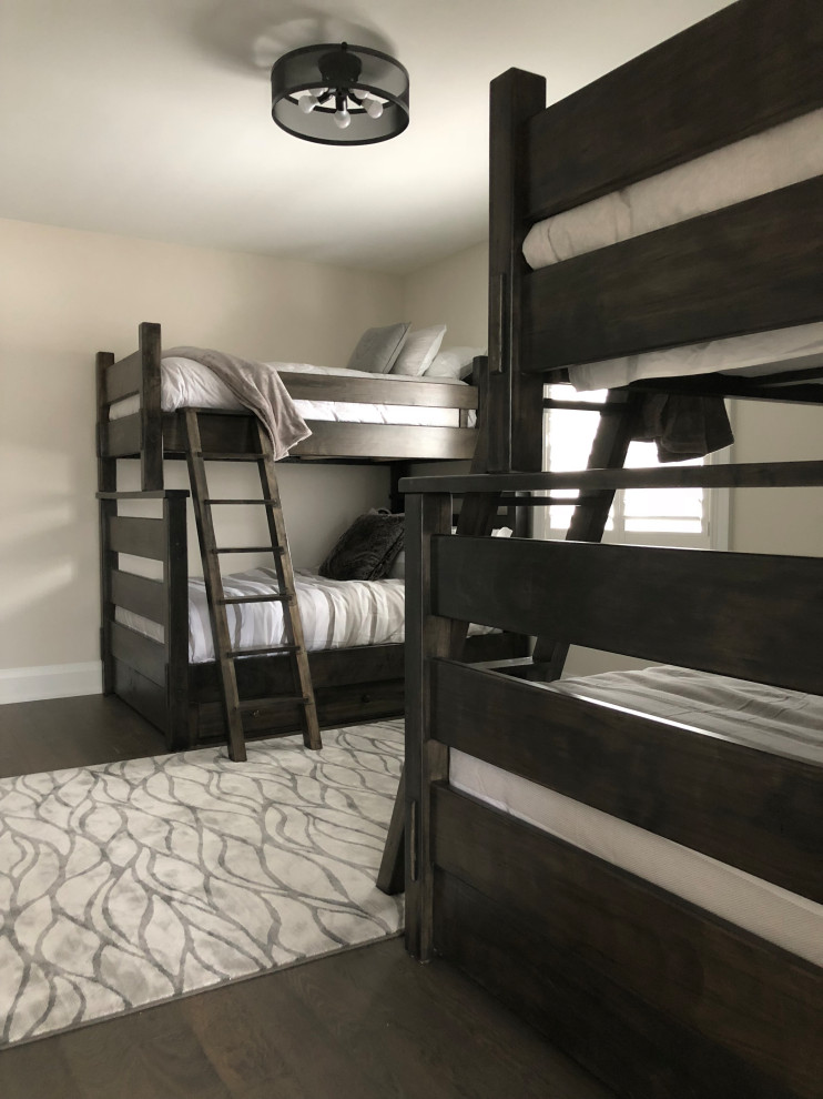 Home design - rustic home design idea in Toronto