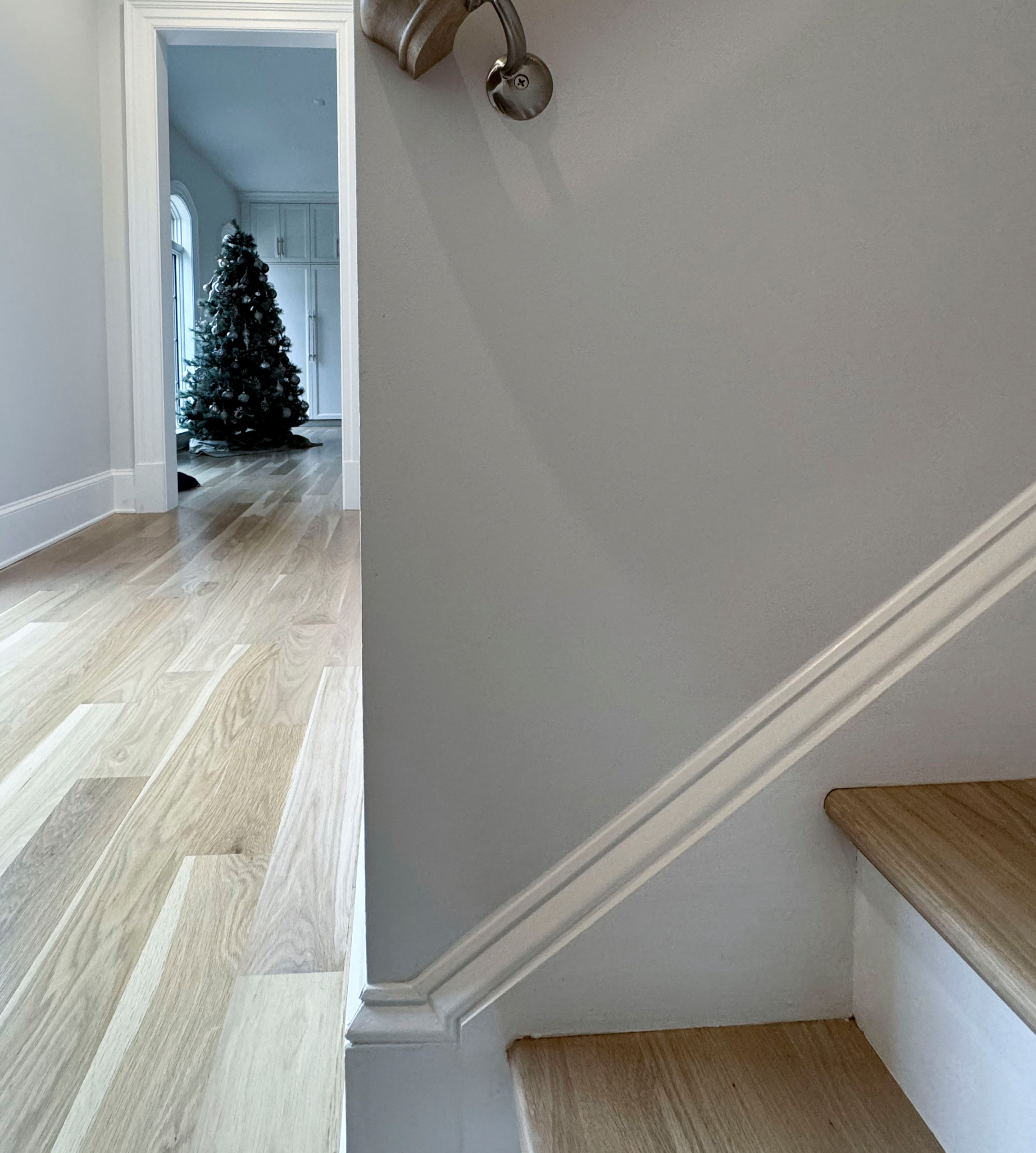 116_Elegant & Eye-catching Curved Staircase, Leesburg VA 20175
