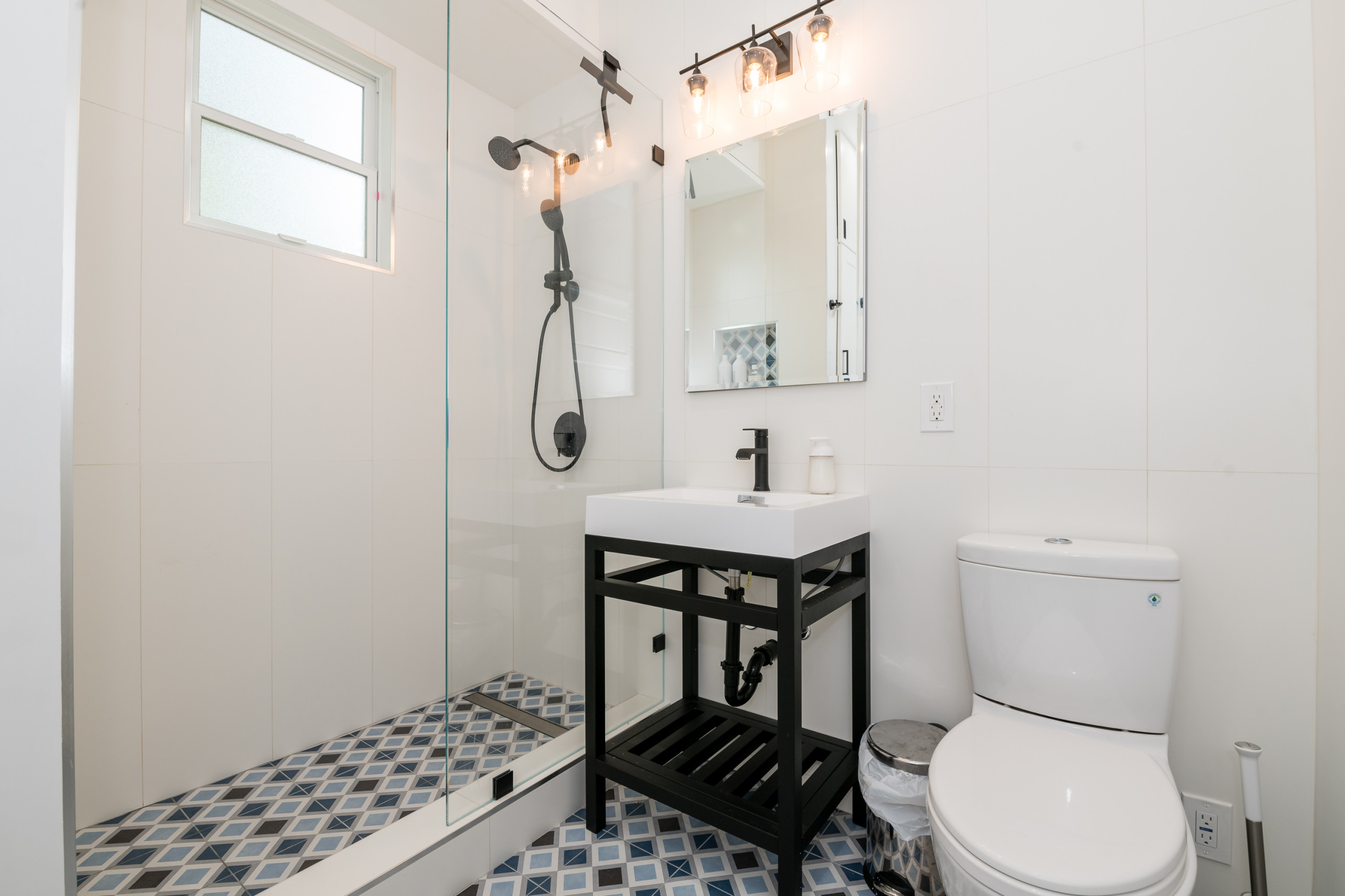 Modern Bathroom Design & Remodel - Oakland