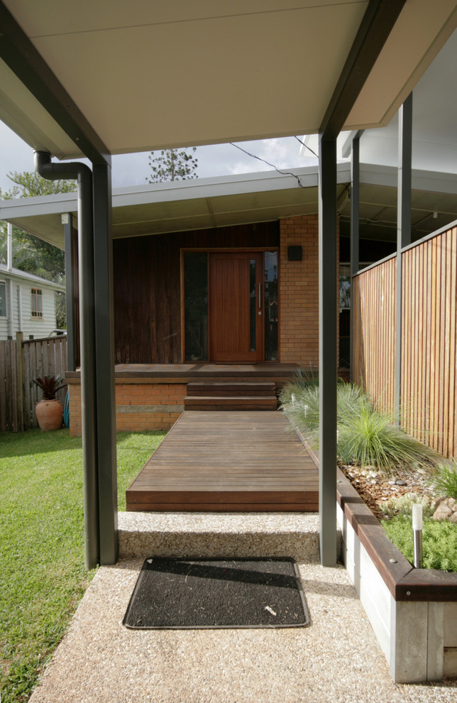 Inspiration for a midcentury entryway in Brisbane.