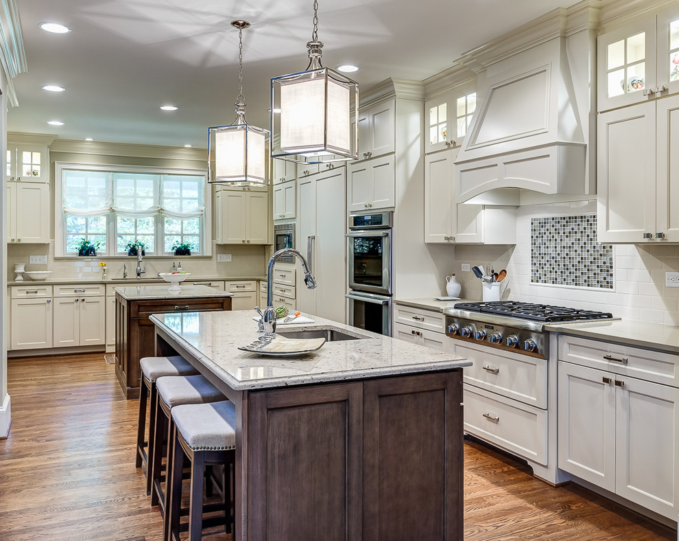 Kitchen - transitional kitchen idea in Atlanta