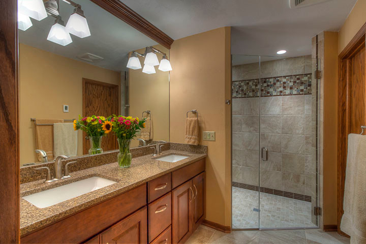 Bathroom - transitional bathroom idea