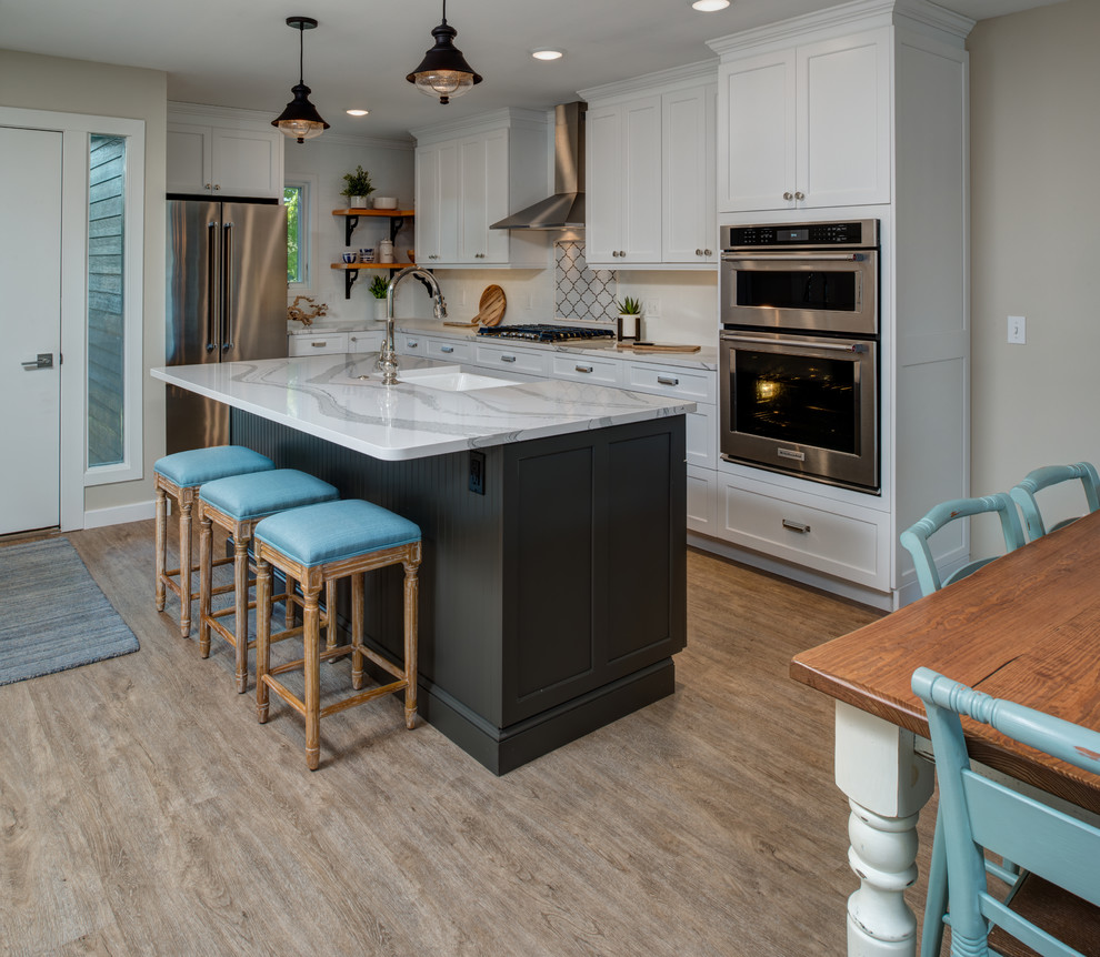 Kitchen - transitional kitchen idea