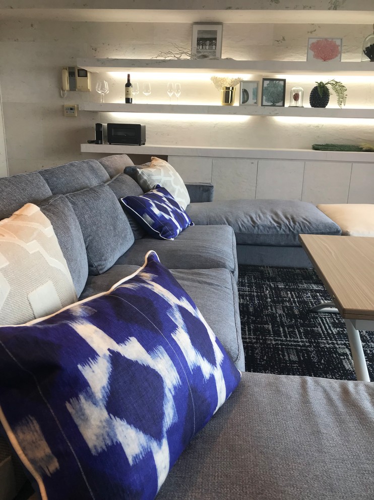 他の地域にあるおしゃれなリビングの写真