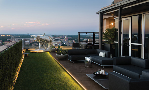 Inspiration for a mid-sized contemporary backyard patio remodel in Austin with no cover