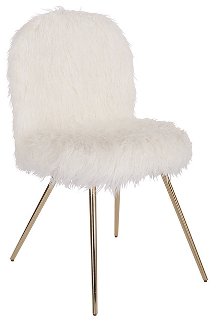 a white fluffy chair