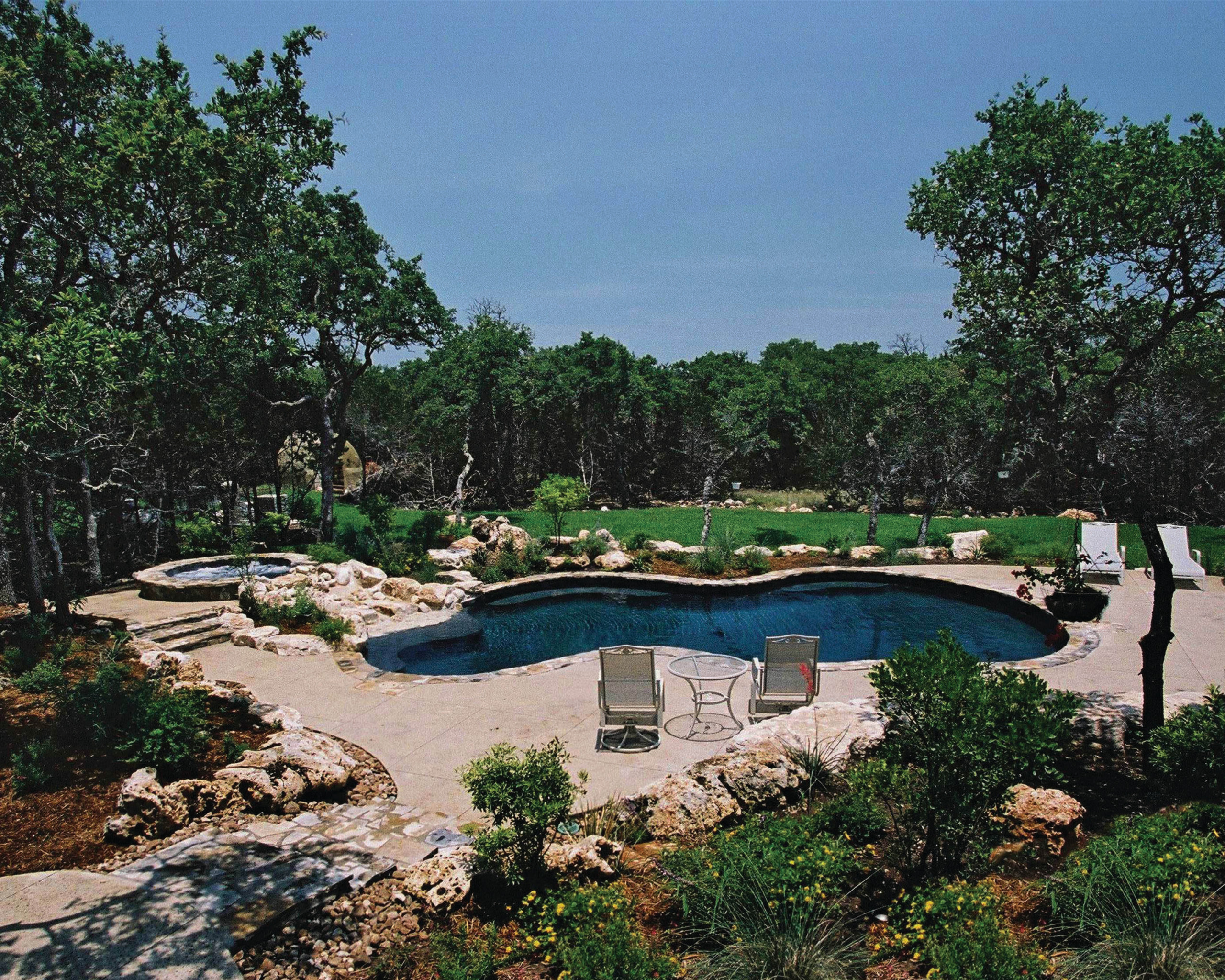Natural Shape Swimming Pool/Spa Waterfall in Boerne Texas