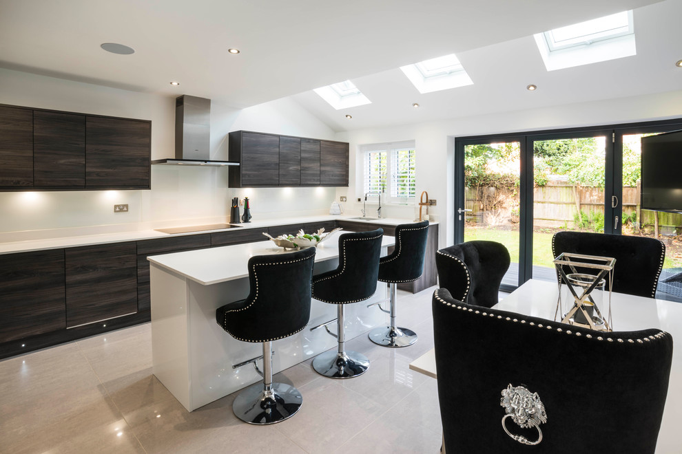 Contemporary Wood and Gloss Kitchen